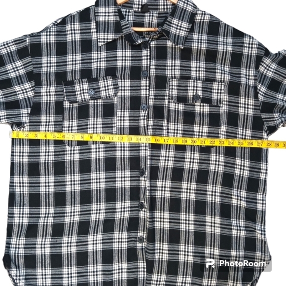 SHEIN Curve Plus Oversized Plaid Button Up Blouse. Size 3XL - Picture 12 of 13